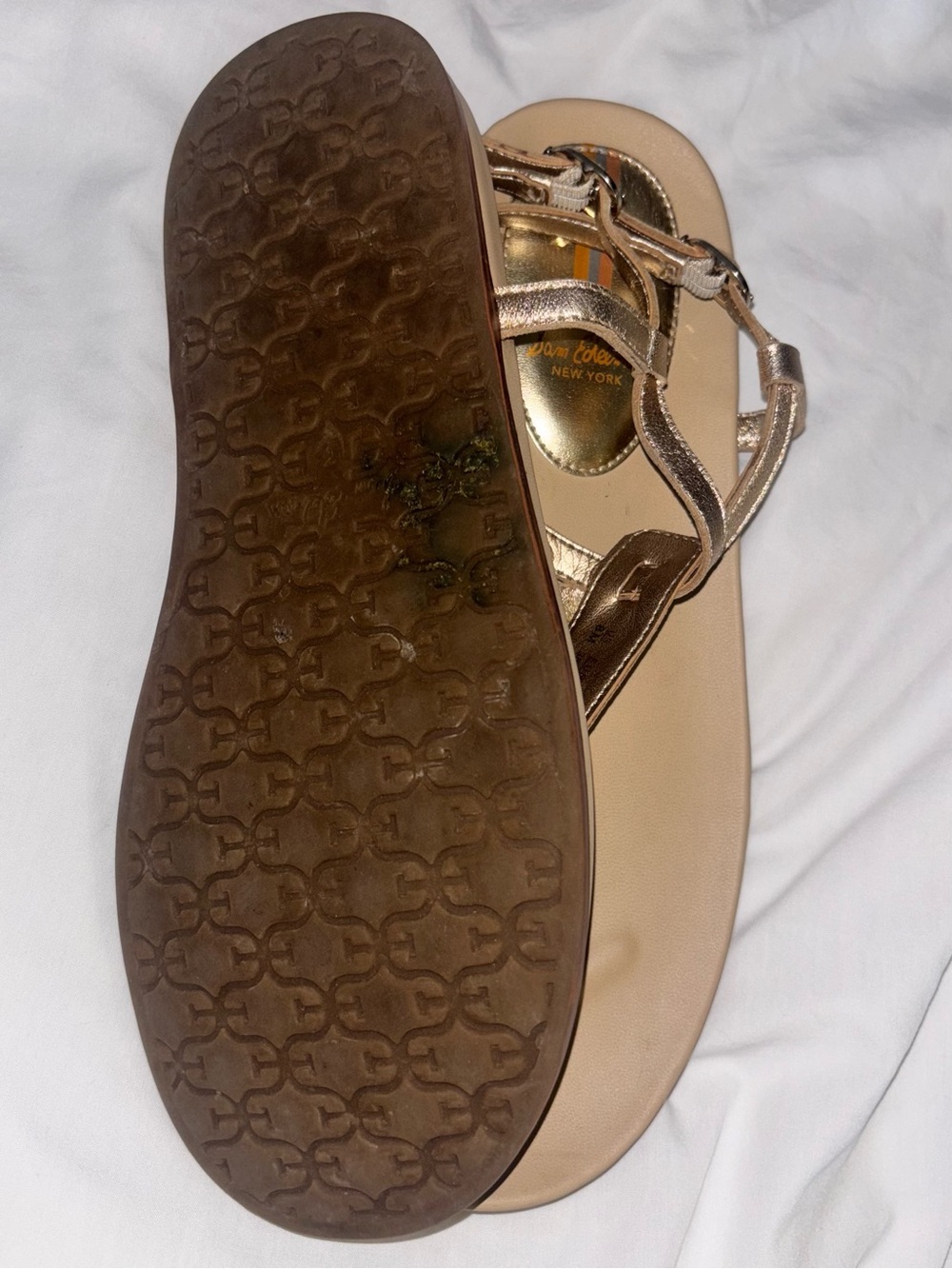 Sam Edelman 8 Gold Metallic Leather T Strap Thong Sandal Flip Flops Coastal Shoe - Picture 6 of 11